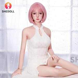 [SHEDOLL]顧小雨 158cm 蜜桃學姊|露背白裙+粉發細框鏡|自然C杯 | 可盤腿坐立姿勢